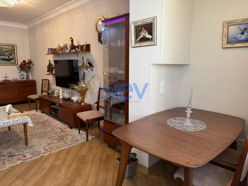 Satış 2 otaqlı Köhnə Tikili bina evi  64m², Bakı