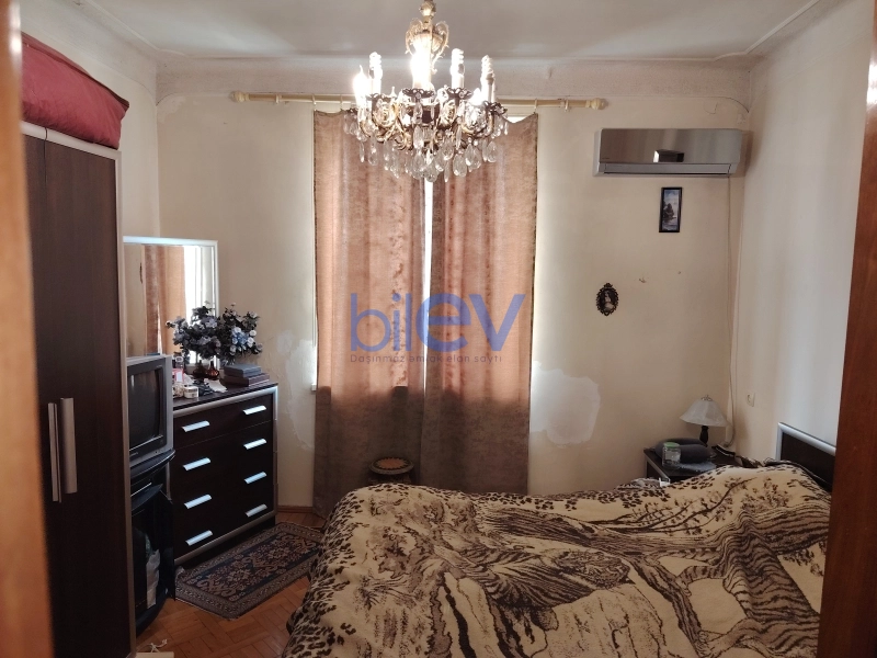 Satış 3 otaqlı Köhnə Tikili bina evi  120m², Bakı
