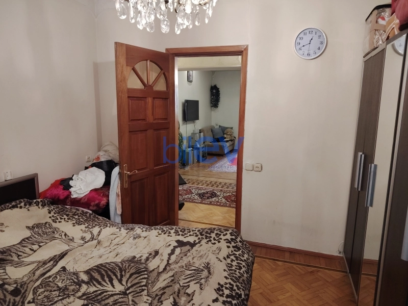 Satış 3 otaqlı Köhnə Tikili bina evi  120m², Bakı