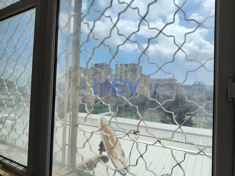 Satış 3 otaqlı Köhnə Tikili bina evi  120m², Bakı
