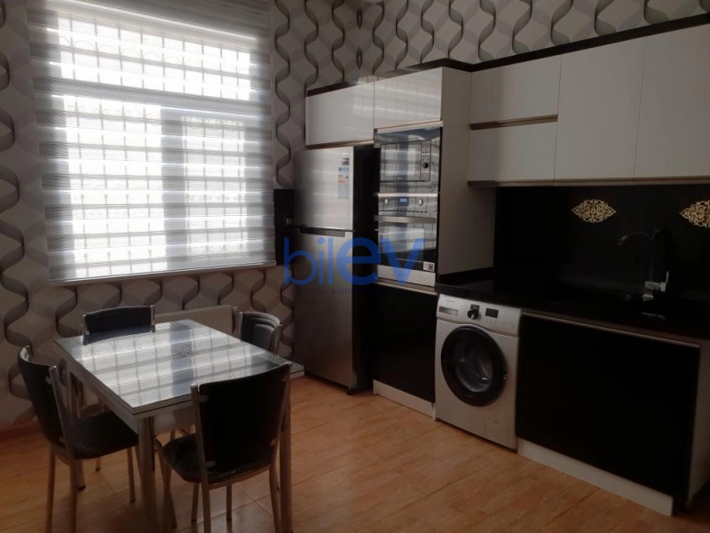 Aylıq Kirayə 6 otaqlı Həyət evi  260m², Bakı