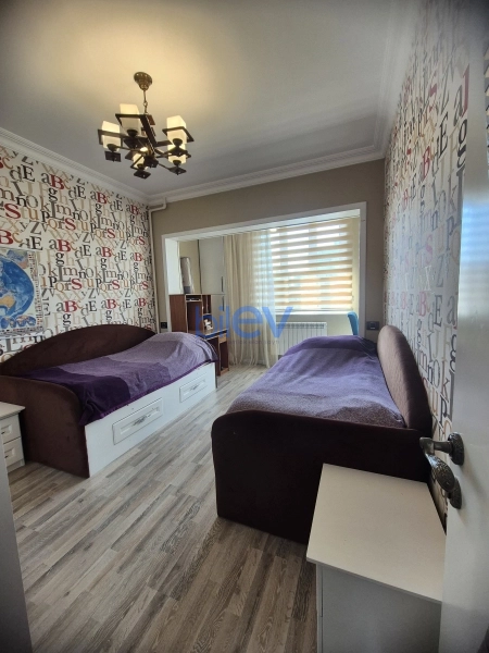 Satış 3 otaqlı Köhnə Tikili bina evi  80m², Bakı