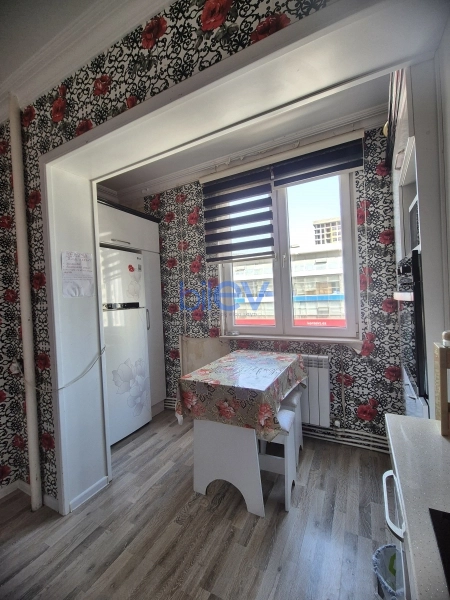 Satış 3 otaqlı Köhnə Tikili bina evi  80m², Bakı