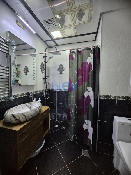 Satış 3 otaqlı Köhnə Tikili bina evi  80m², Bakı
