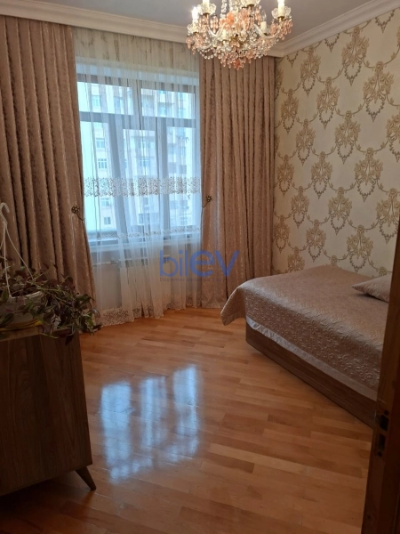 Satış 5 otaqlı Köhnə Tikili bina evi  90m², Bakı
