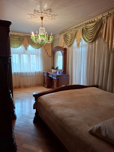 Satış 5 otaqlı Köhnə Tikili bina evi  90m², Bakı