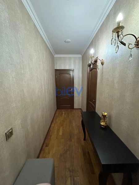 Satış 2 otaqlı Köhnə Tikili bina evi  65m², Bakı