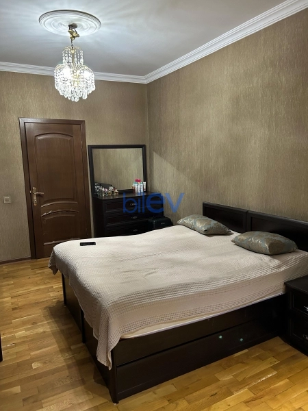 Satış 2 otaqlı Köhnə Tikili bina evi  65m², Bakı