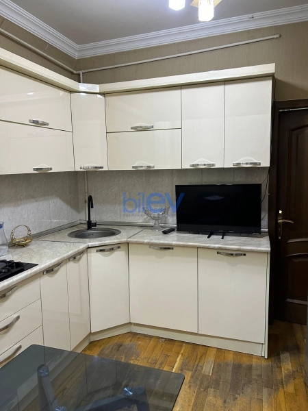 Satış 2 otaqlı Köhnə Tikili bina evi  65m², Bakı