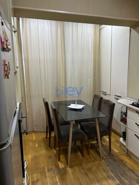 Satış 2 otaqlı Köhnə Tikili bina evi  65m², Bakı