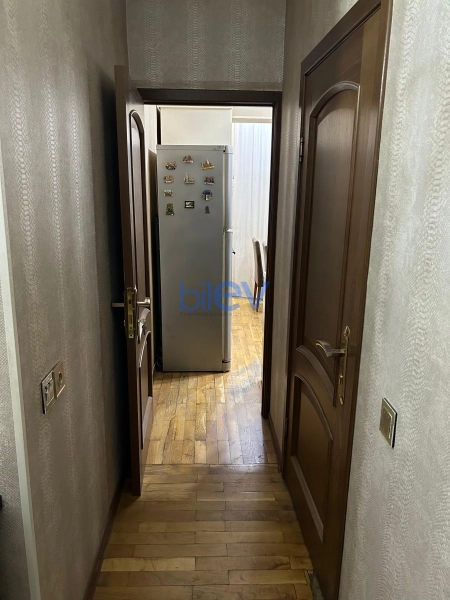 Satış 2 otaqlı Köhnə Tikili bina evi  65m², Bakı