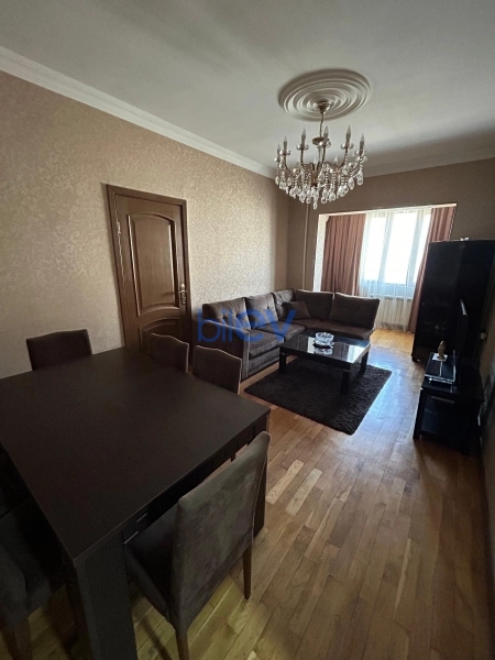 Satış 2 otaqlı Köhnə Tikili bina evi  65m², Bakı