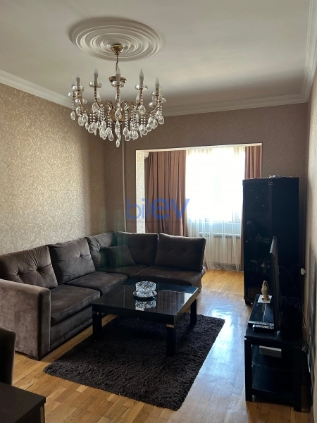 Satış 2 otaqlı Köhnə Tikili bina evi  65m², Bakı