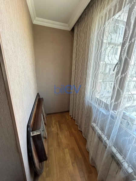 Satış 2 otaqlı Köhnə Tikili bina evi  65m², Bakı