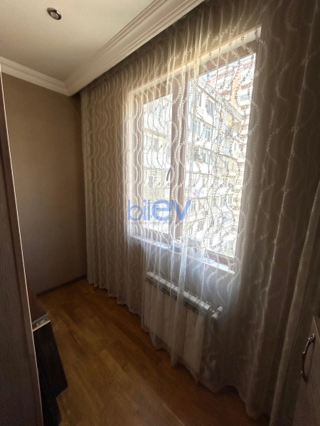 Satış 2 otaqlı Köhnə Tikili bina evi  65m², Bakı