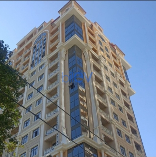 Aylıq Kirayə 3 otaqlı Yeni Tikili bina evi  105m², Bakı