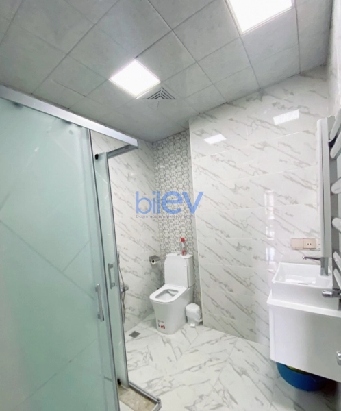 Aylıq Kirayə 3 otaqlı Yeni Tikili bina evi  105m², Bakı