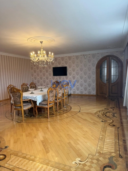 Satış 8 otaqlı Həyət evi  392m², Gəncə