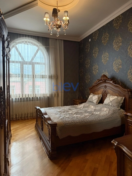Satış 8 otaqlı Həyət evi  392m², Gəncə
