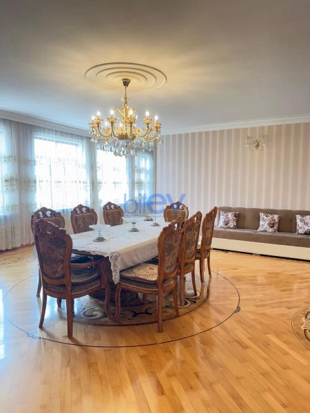Satış 8 otaqlı Həyət evi  392m², Gəncə