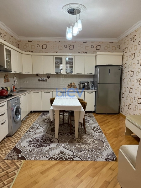 Satış 8 otaqlı Həyət evi  392m², Gəncə