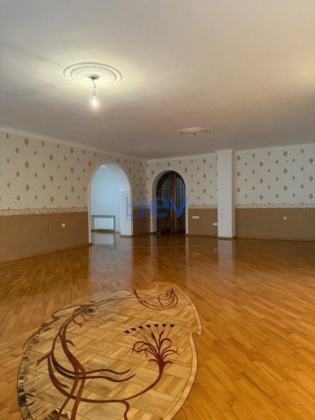 Satış 8 otaqlı Həyət evi  392m², Gəncə