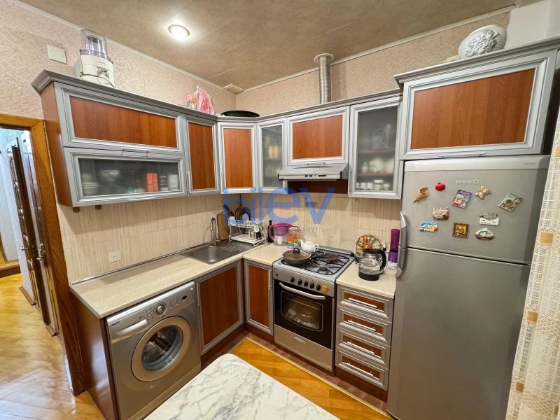 Satış 2 otaqlı Yeni Tikili bina evi  70m², Bakı