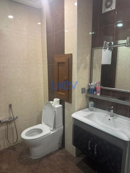 Satış 4 otaqlı Köhnə Tikili bina evi  110m², Bakı