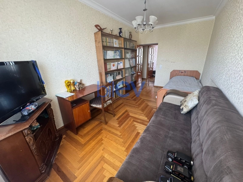 Satış 4 otaqlı Köhnə Tikili bina evi  110m², Bakı