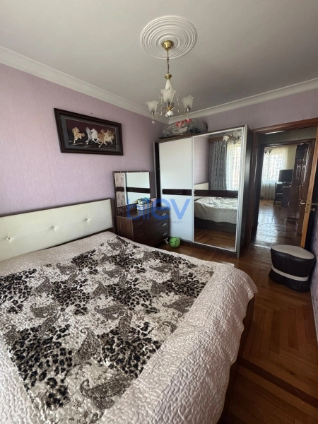 Satış 4 otaqlı Köhnə Tikili bina evi  110m², Bakı