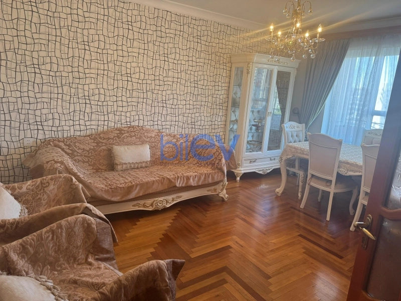 Satış 4 otaqlı Köhnə Tikili bina evi  110m², Bakı