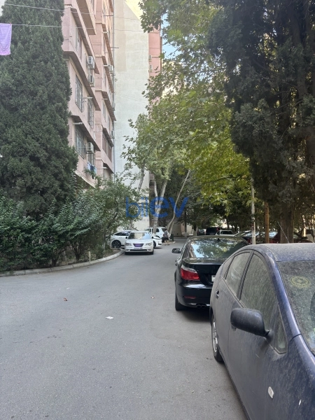 Satış 4 otaqlı Köhnə Tikili bina evi  110m², Bakı