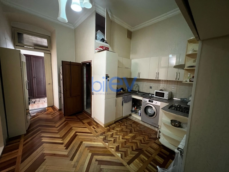 Satış 2 otaqlı Köhnə Tikili bina evi  62m², Bakı