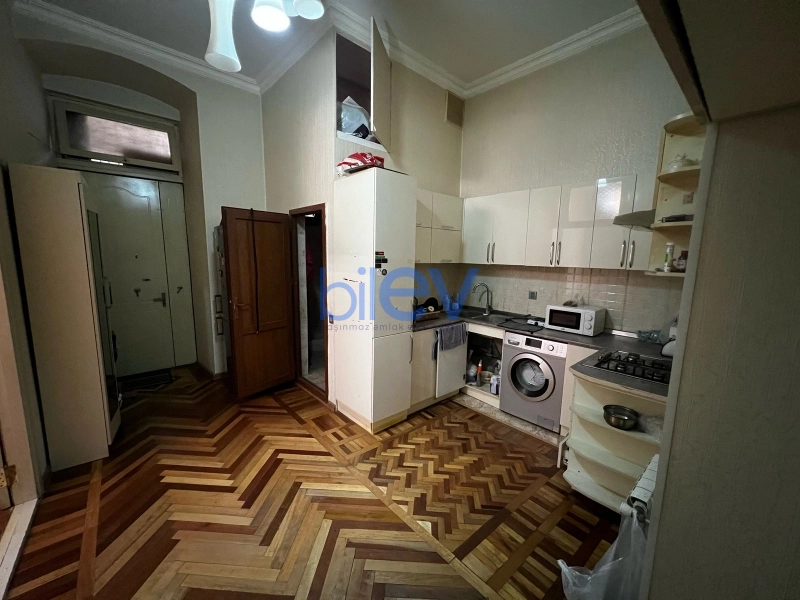 Satış 2 otaqlı Köhnə Tikili bina evi  62m², Bakı