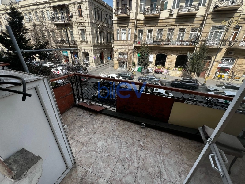 Satış 2 otaqlı Köhnə Tikili bina evi  62m², Bakı