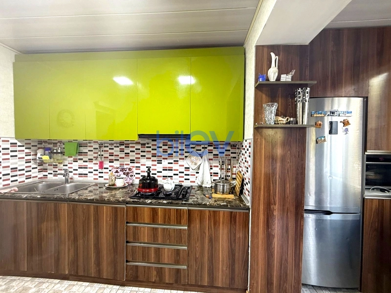 Satış 5 otaqlı Köhnə Tikili bina evi  120m², Bakı