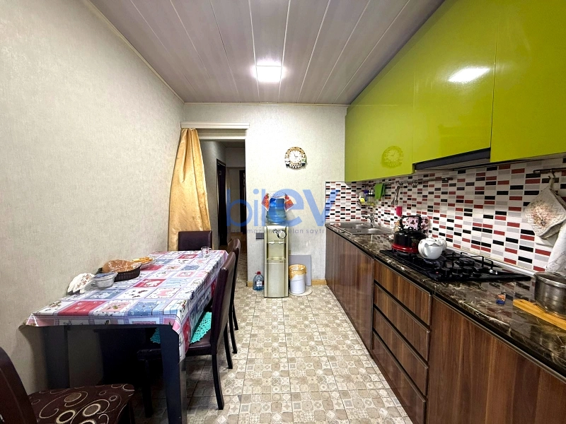 Satış 5 otaqlı Köhnə Tikili bina evi  120m², Bakı