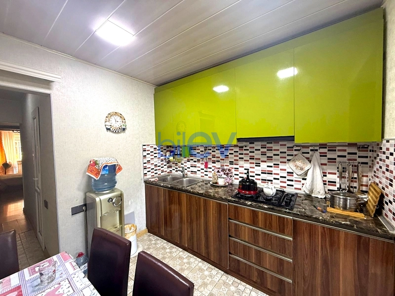 Satış 5 otaqlı Köhnə Tikili bina evi  120m², Bakı