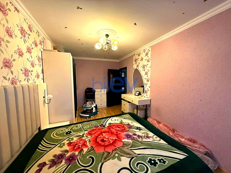 Satış 5 otaqlı Köhnə Tikili bina evi  120m², Bakı