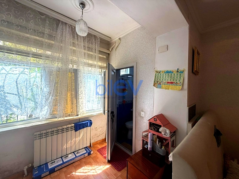 Satış 5 otaqlı Köhnə Tikili bina evi  120m², Bakı