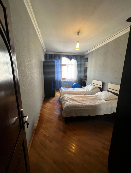 Satış 3 otaqlı Yeni Tikili bina evi  141m², Bakı