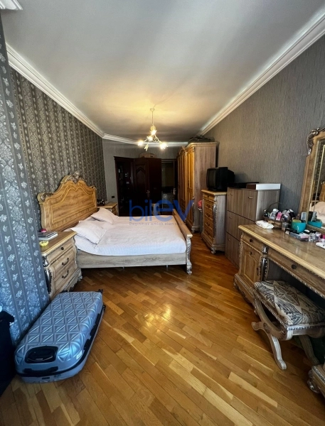 Satış 3 otaqlı Yeni Tikili bina evi  141m², Bakı