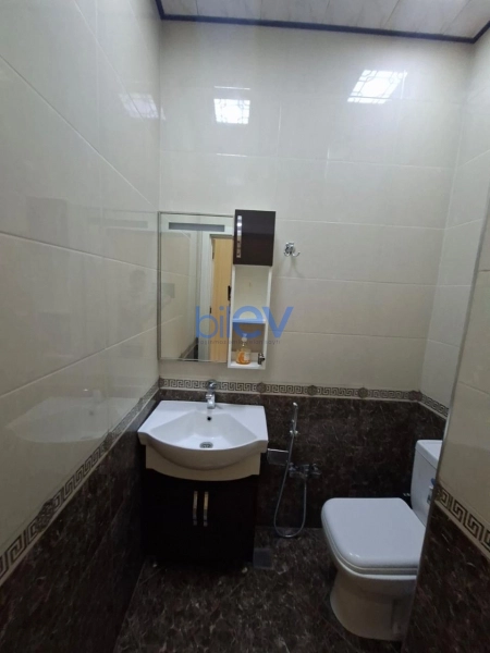 Aylıq Kirayə 2 otaqlı Yeni Tikili bina evi  110m², Bakı