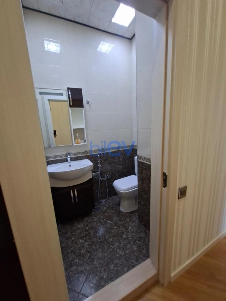 Aylıq Kirayə 2 otaqlı Yeni Tikili bina evi  110m², Bakı