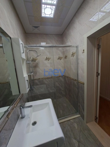 Aylıq Kirayə 2 otaqlı Yeni Tikili bina evi  110m², Bakı