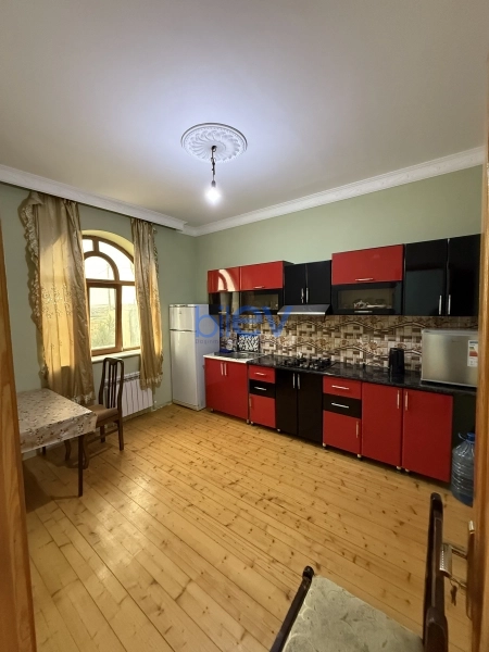 Satış 10 otaqlı Həyət evi  1000m², Bakı