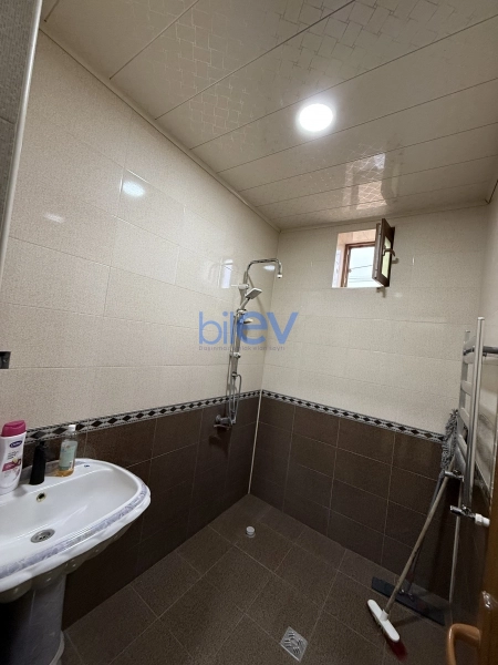 Satış 10 otaqlı Həyət evi  1000m², Bakı