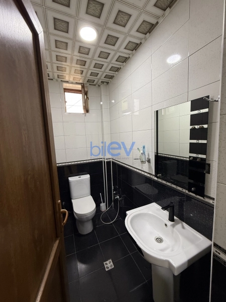 Satış 10 otaqlı Həyət evi  1000m², Bakı