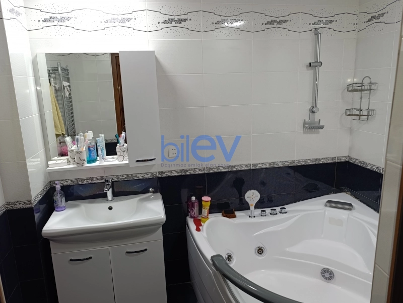 Satış 3 otaqlı Yeni Tikili bina evi  138m², Bakı