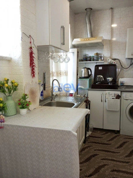 Aylıq Kirayə 3 otaqlı Köhnə Tikili bina evi  65m², Bakı